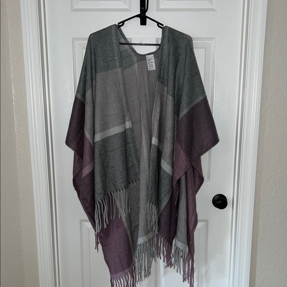 Woolrich Gray and Purple Geometric Fringe Poncho